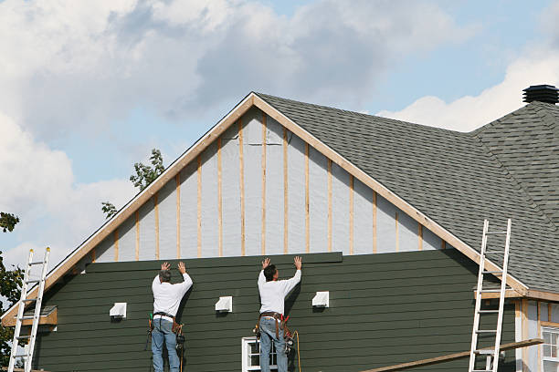 Professional Siding Installation technician working in Crystal River, FL